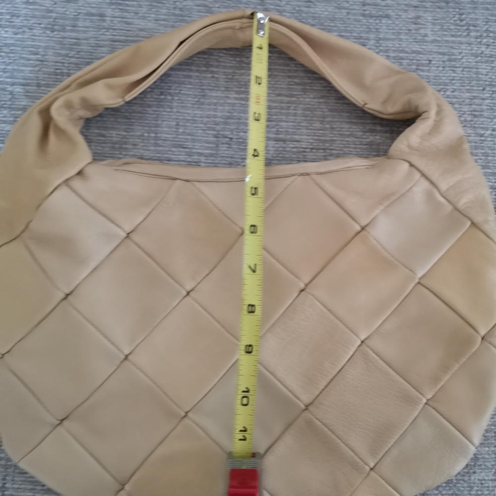 Handbag - Picture 3 of 6